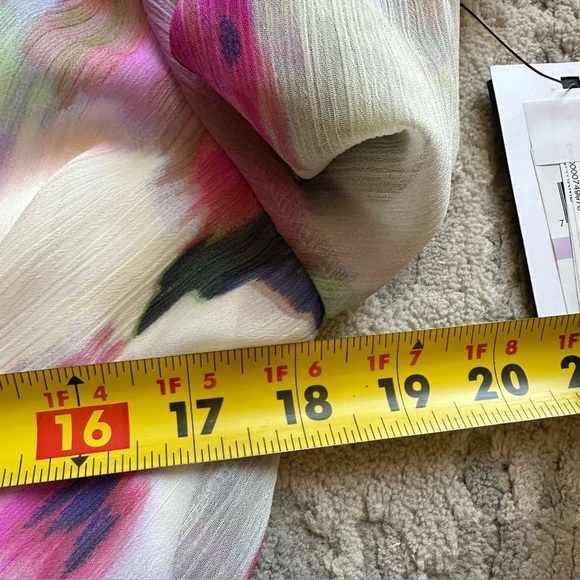 DKNY‎ by Donna Karan Printed Chiffon Watercolor V-Neck 3/4 Sleeve Wrap
Dress 6 - Picture 5 of 7